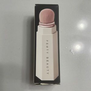Fenty Beauty brush #150 Portable Contour & Concealer Brush. Never used